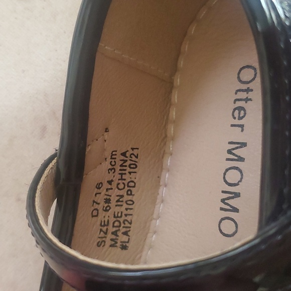 Lot of 4 Toddler girl's size 6 shoes - Picture 8 of 11